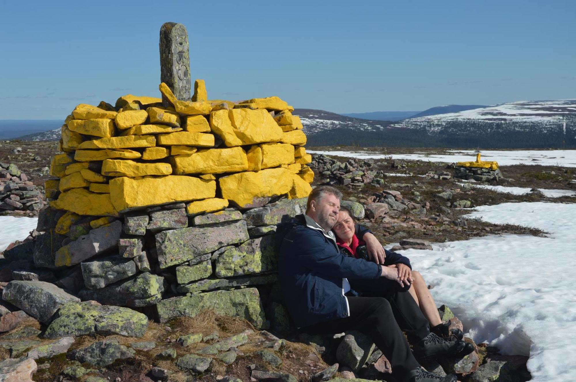 Hytte Anno 1721 Uten Internett, Strom, Vann - Men Med Rodmalt Utedo Ljørdal Exteriör bild